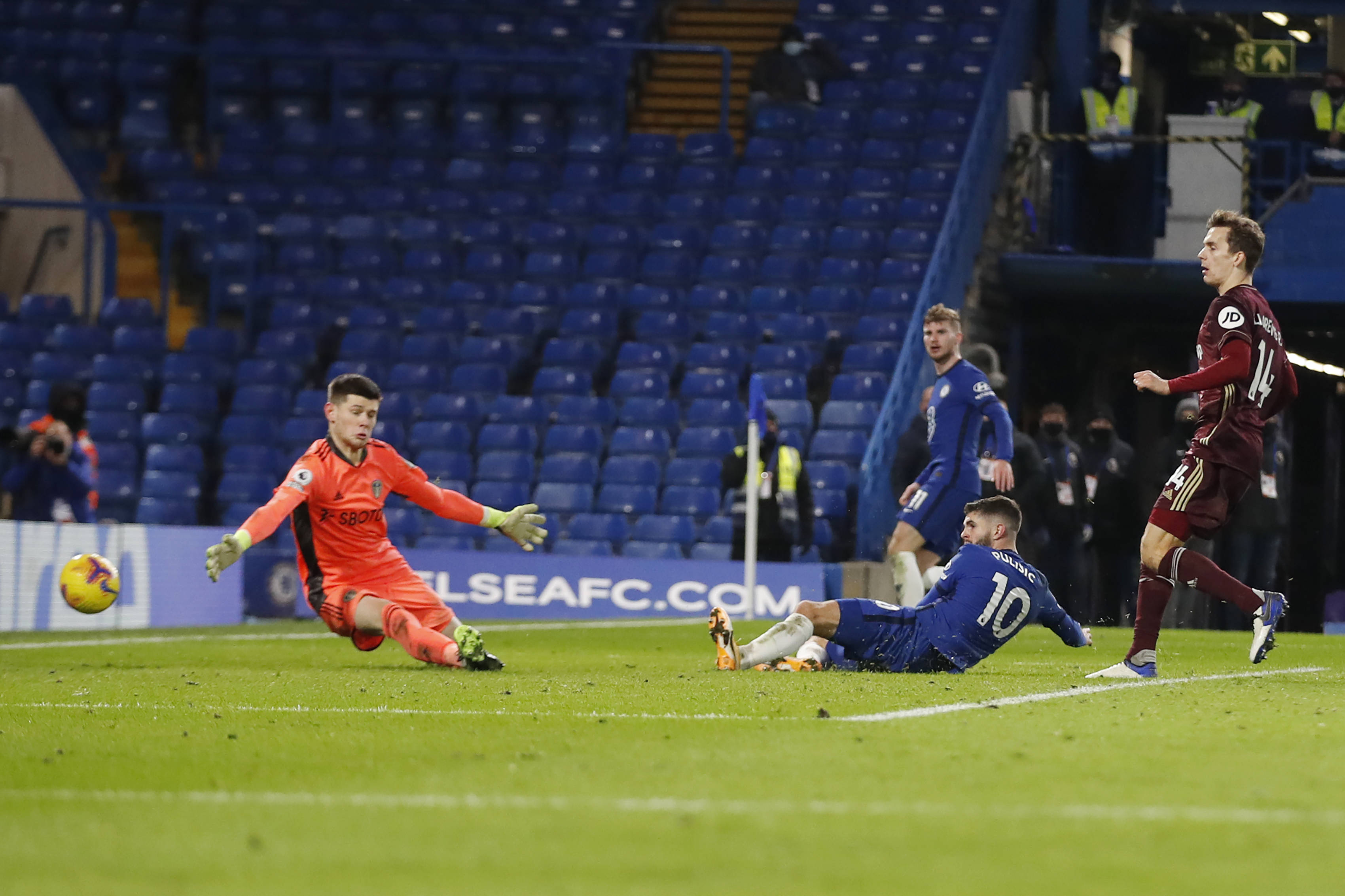 更是对他能 更是对他能